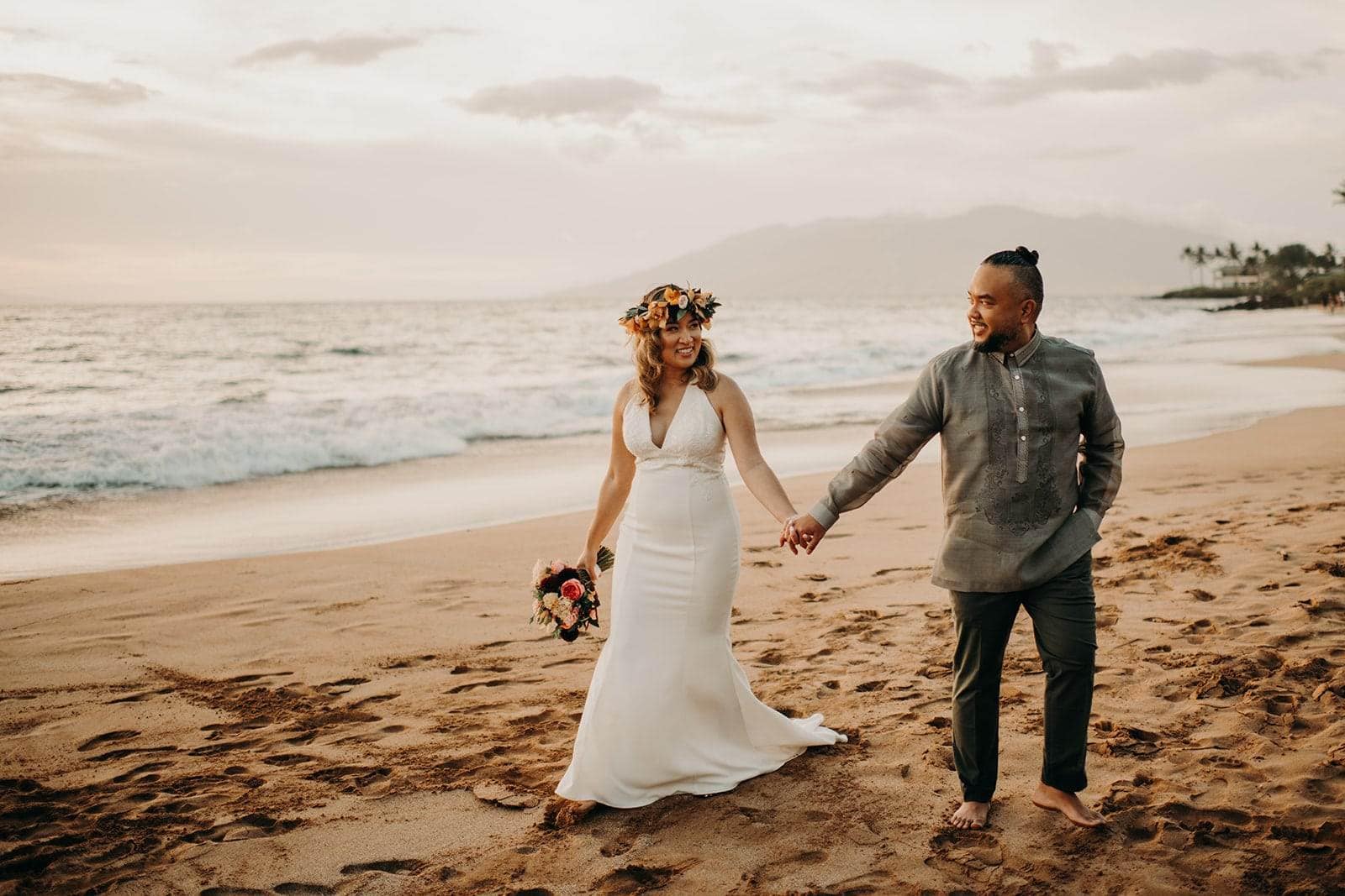 maui beach elopement