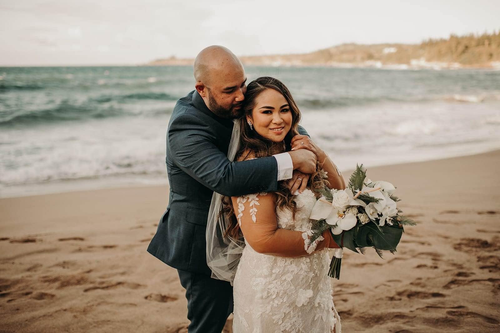 elope in Hawaii with beautiful bride and groom photos