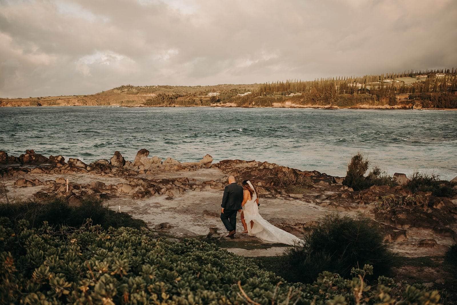 elope in Maui