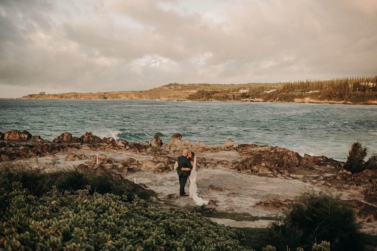 elope in Hawaii with beautiful bride and groom photos