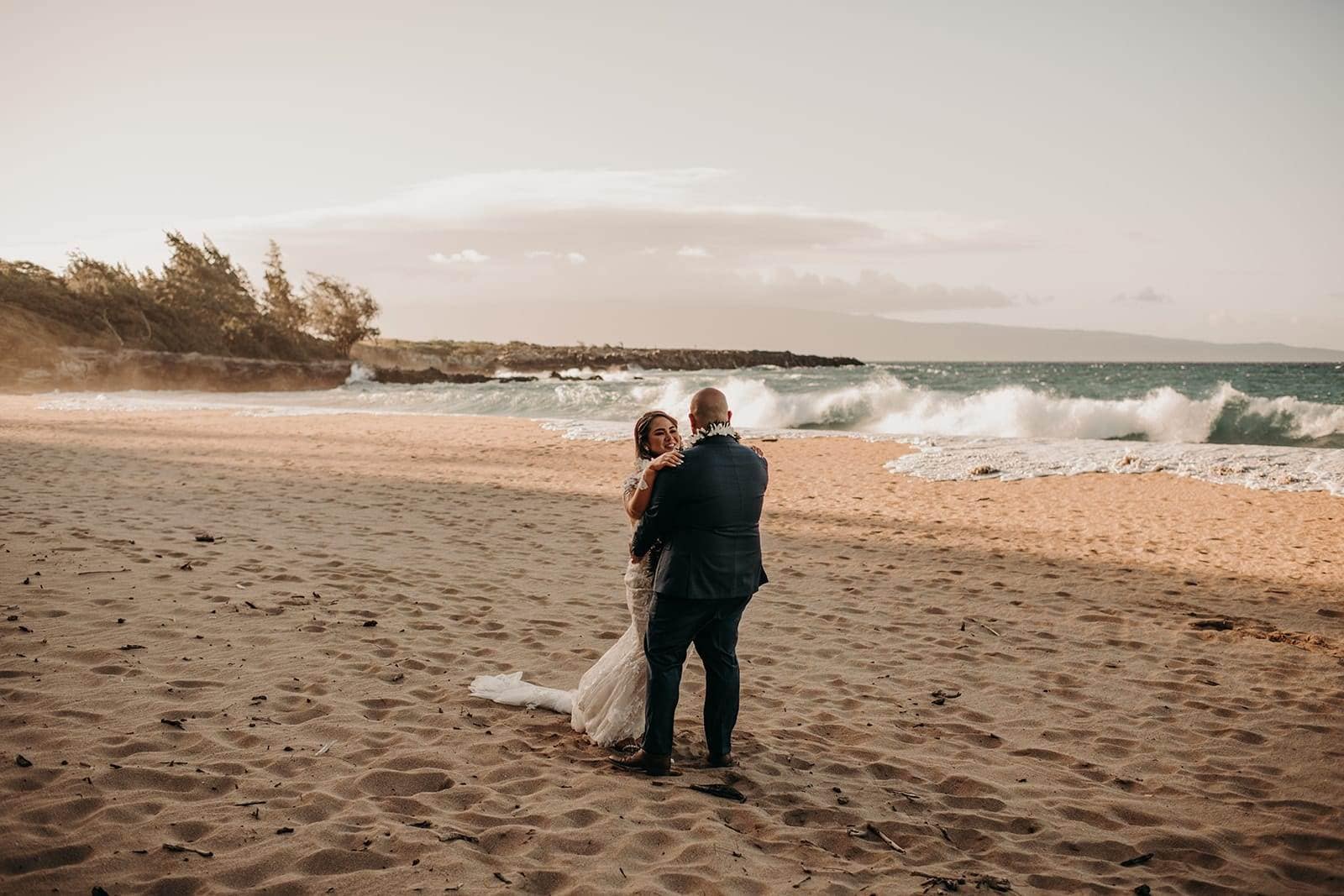 golden hour sunset elopement photos in Hawaii