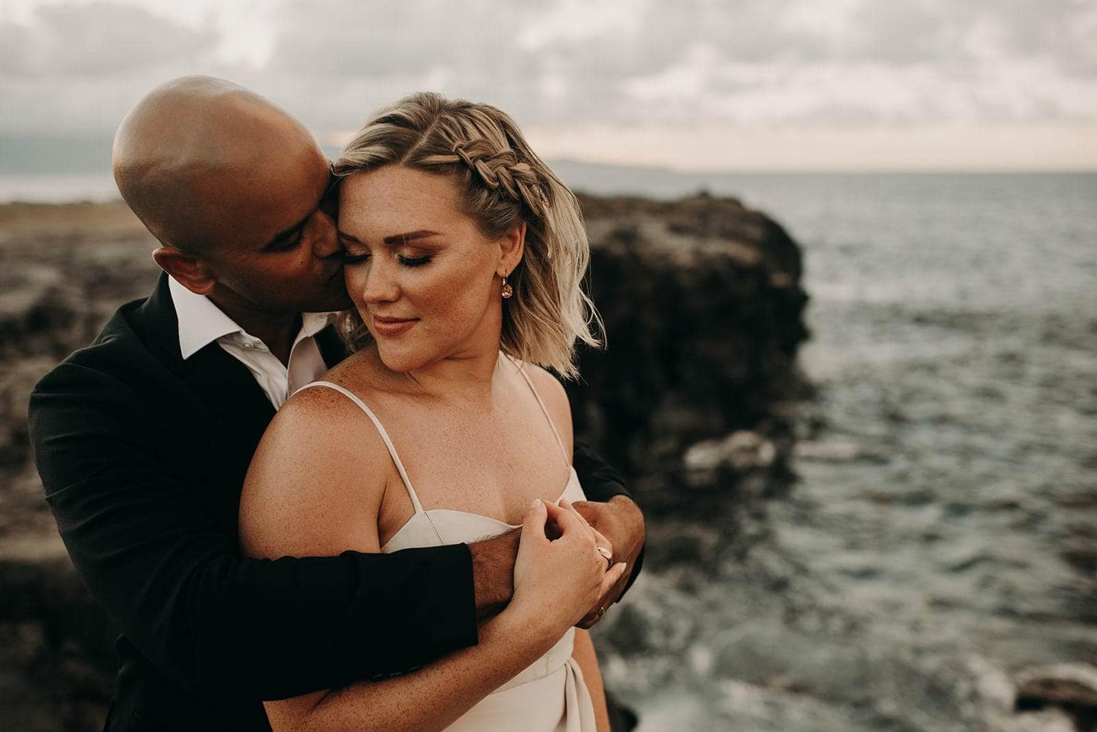 Hawaii elopement wedding photographer