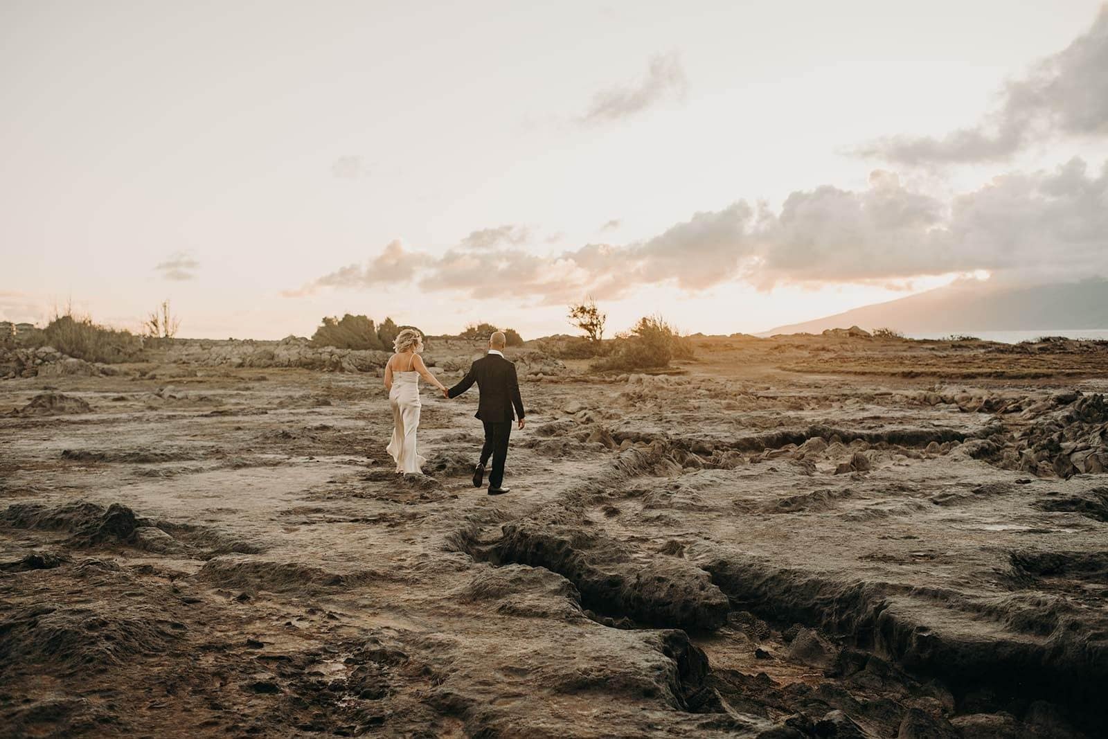 Hawaii elopement wedding photographer