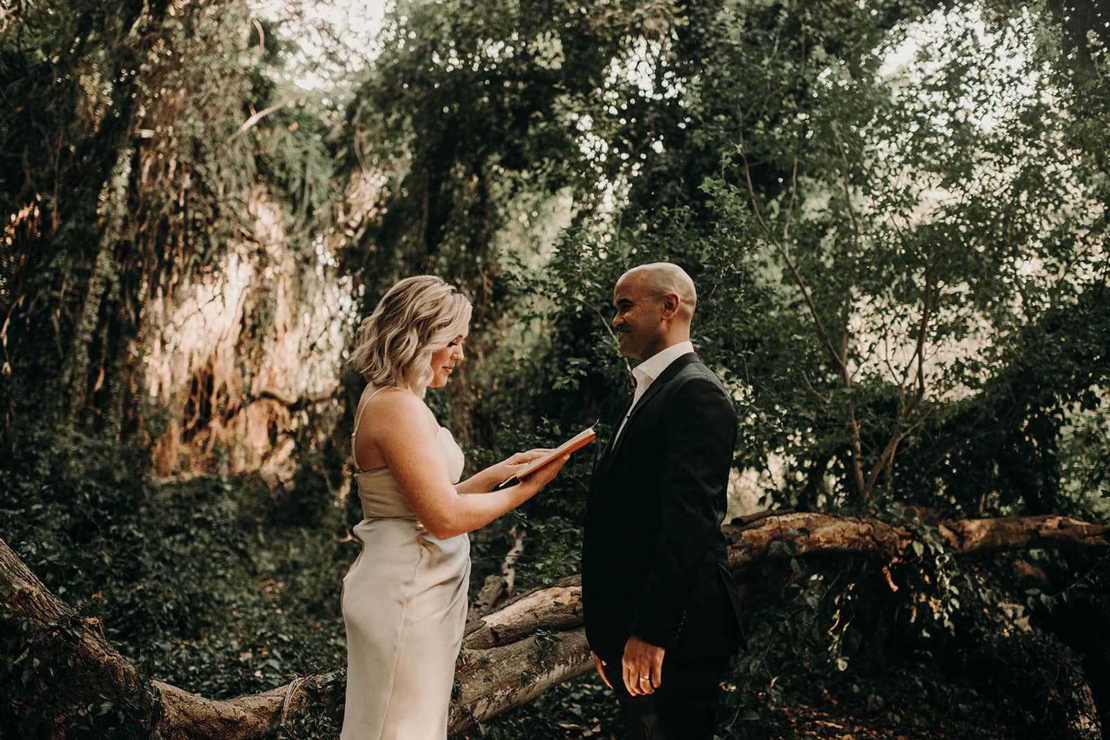 Hawaii elopement photographer