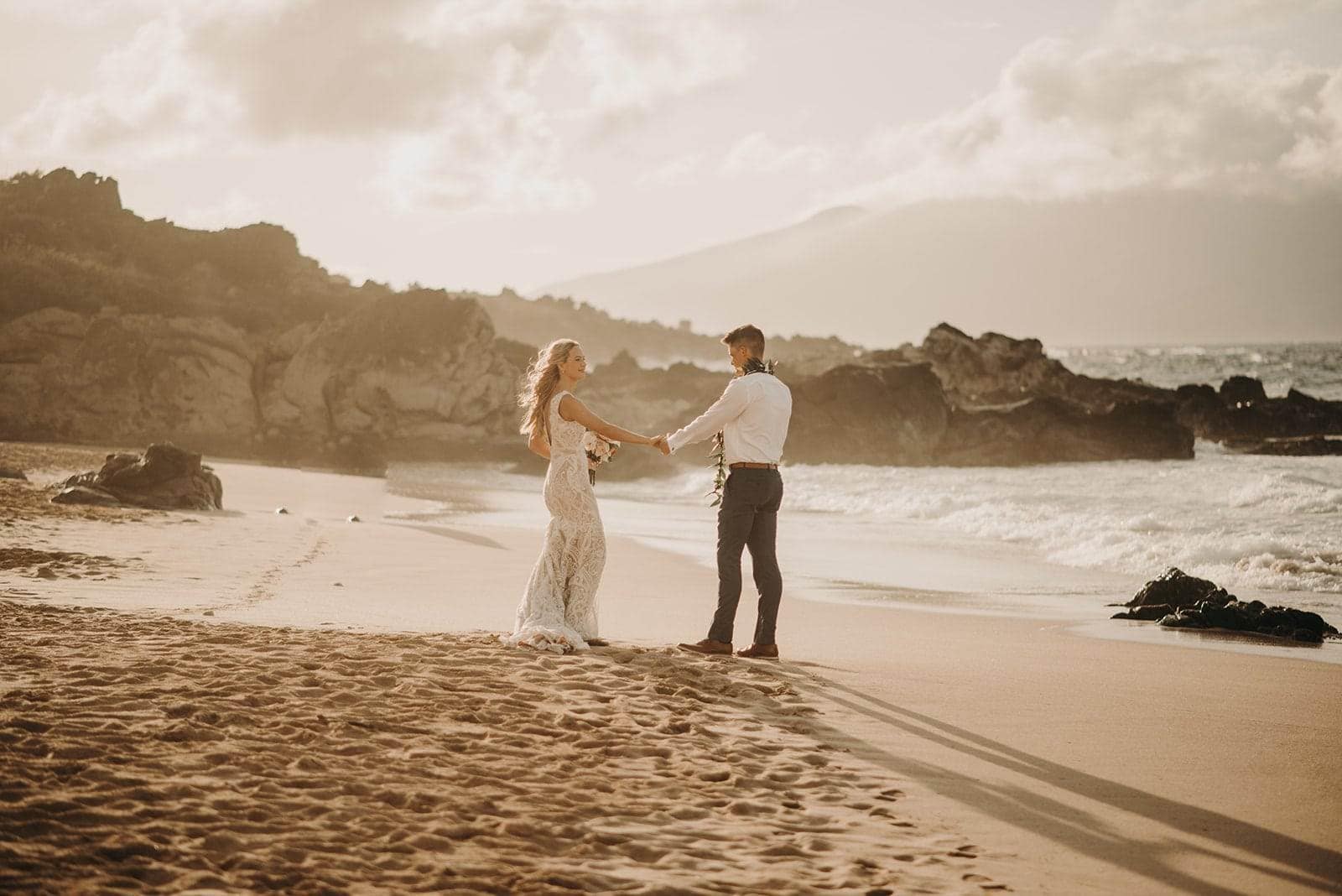 Hawaii elopement packages