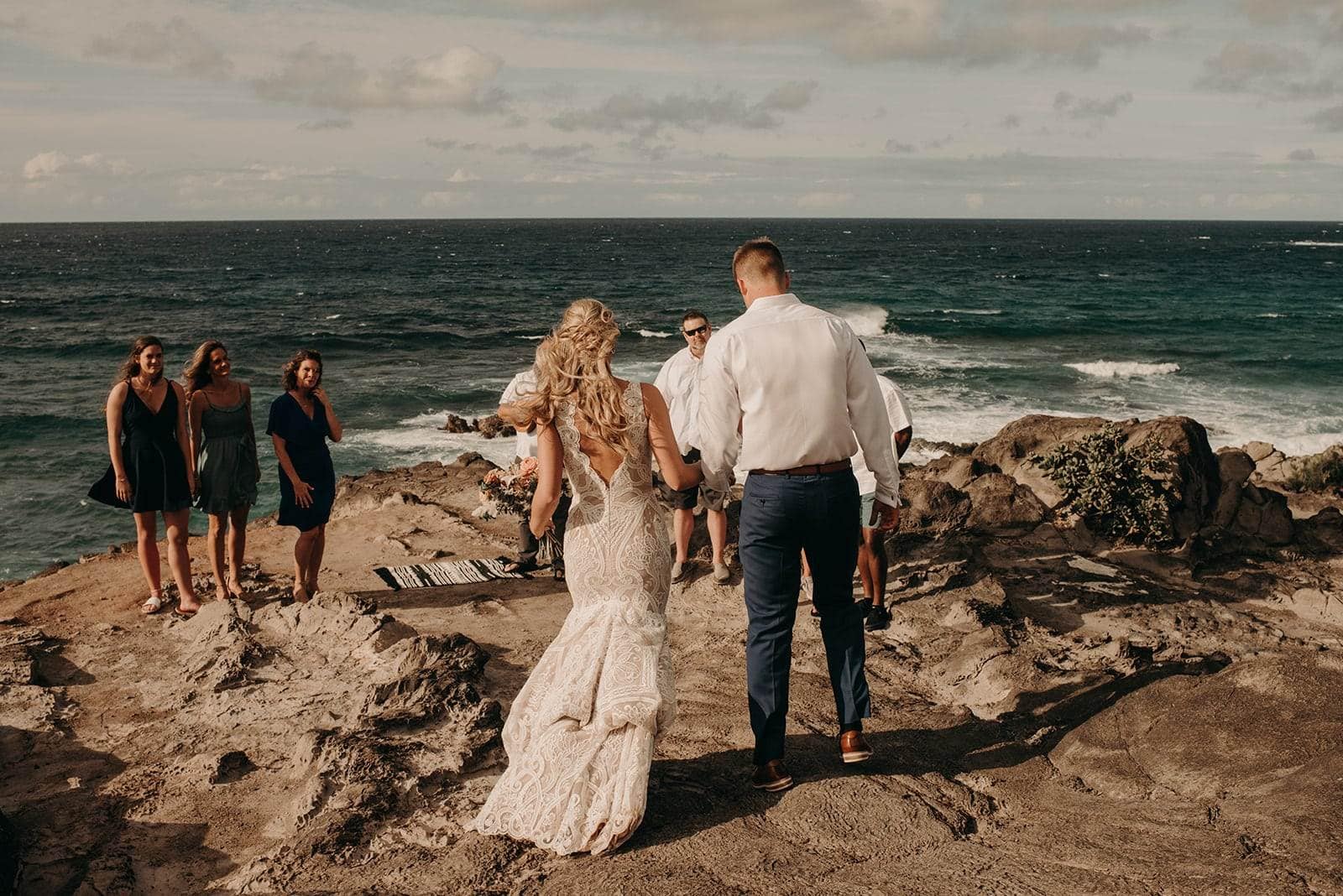 cliffside couple photos in Hawaii