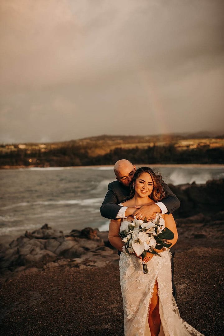 elope in Maui