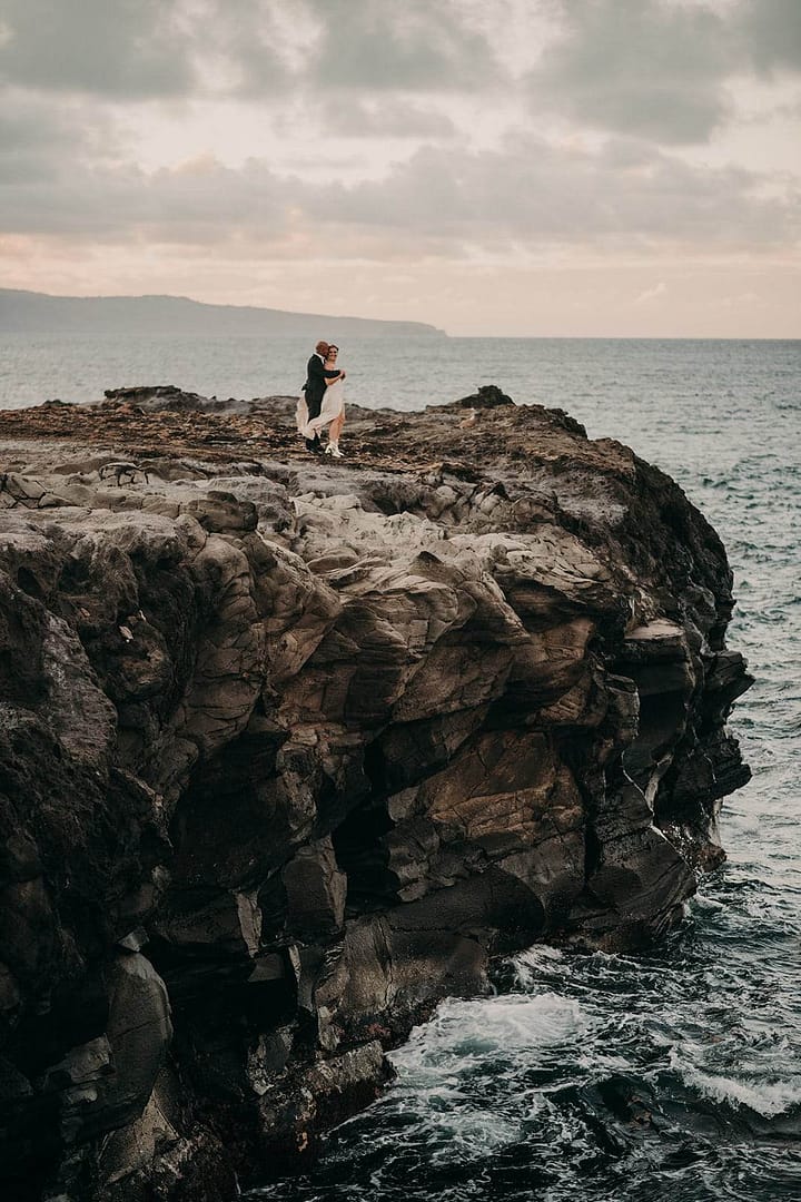 Hawaii elopement wedding photographer