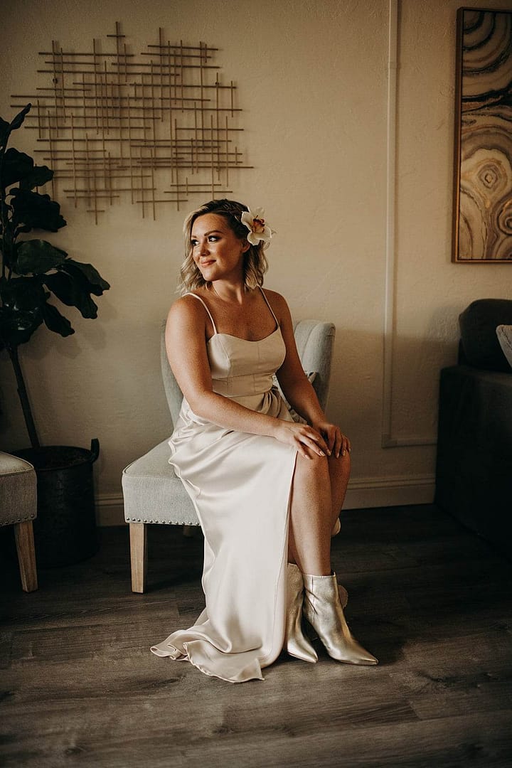 Amanda and Eric elope on the beach