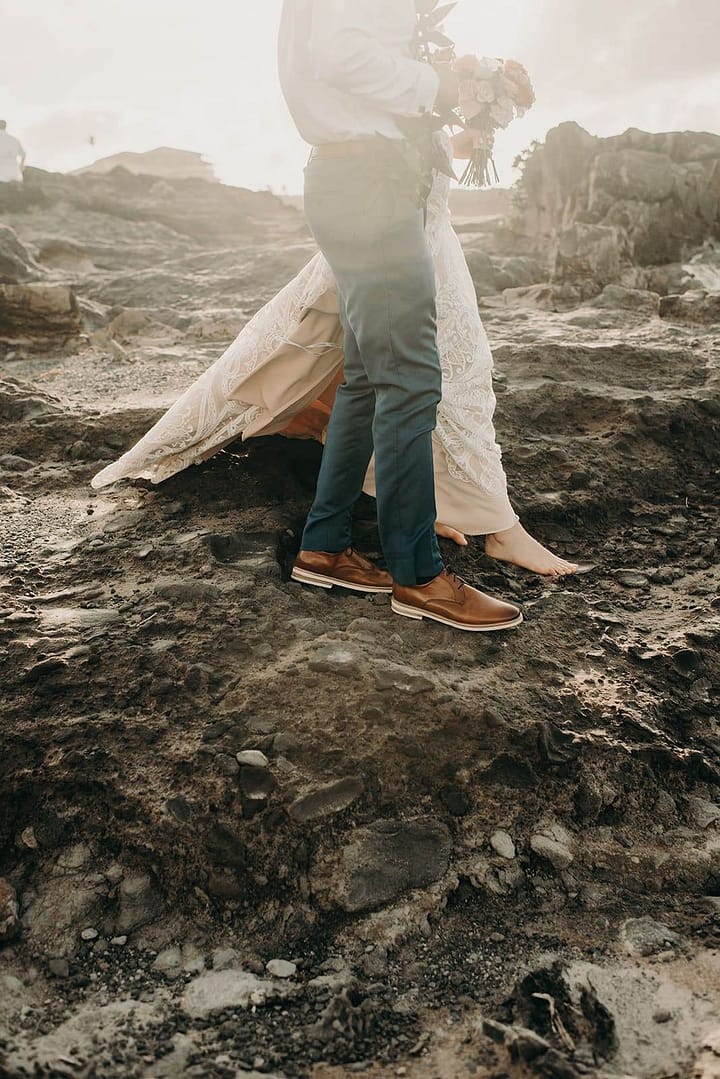 cliffside couple photos in Hawaii