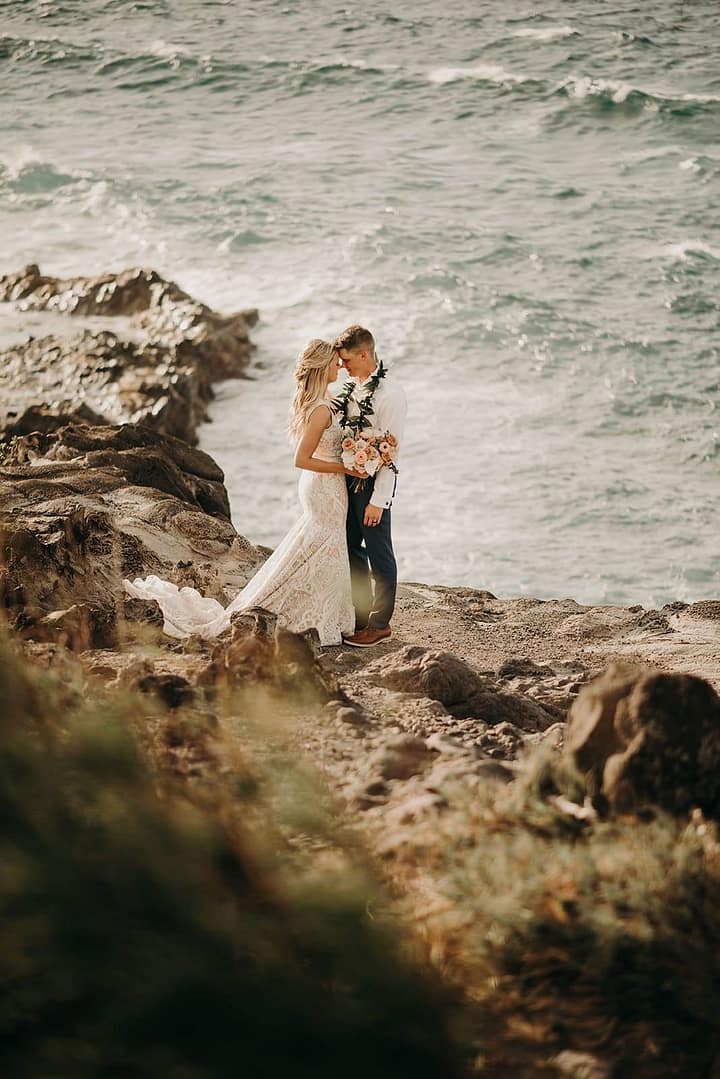 beautiful bride and groom eloping in Maui