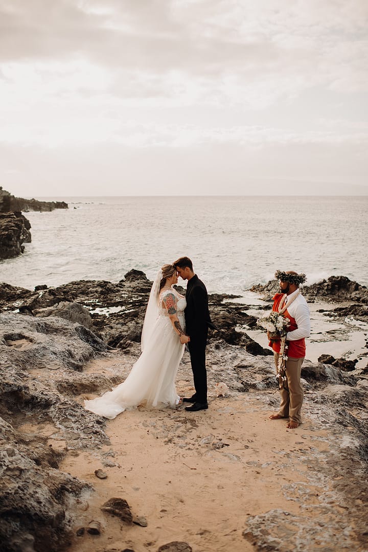 elopement beach wedding in Hawaii